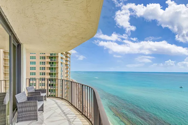 $4,200 | 5420 North Ocean Drive, Unit 1401, Singer Island, FL 33404