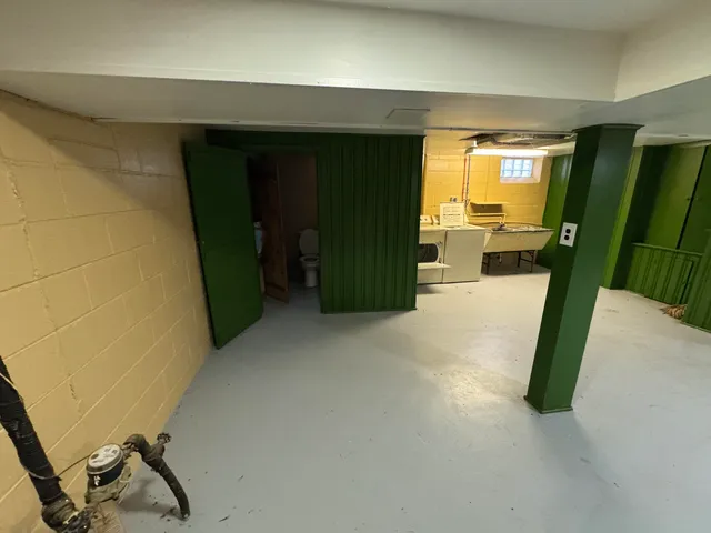 $174,900 | 20290 Woodmont Street, Harper Woods, MI 48225