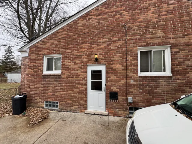 $174,900 | 20290 Woodmont Street, Harper Woods, MI 48225