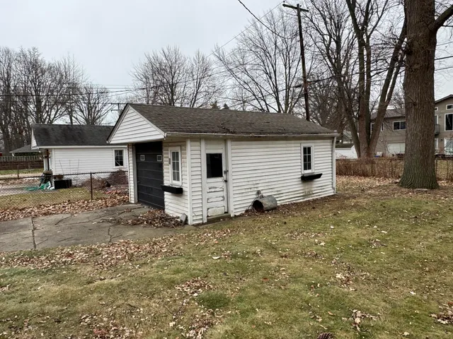 $174,900 | 20290 Woodmont Street, Harper Woods, MI 48225