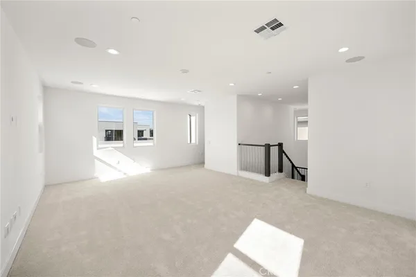 $10,000 | 164 Apron, Irvine, CA 92618