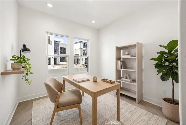 $10,000 | 164 Apron, Irvine, CA 92618