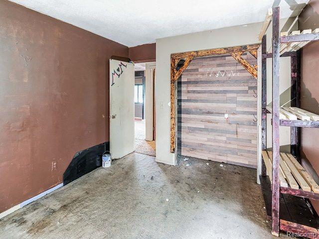 8061 Corunna Road Flint, MI 48532 - Photo 13 of 25 Gallery Image 13