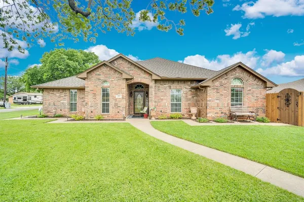 $529,000 | 502 South Main Street, Maypearl, TX 76064