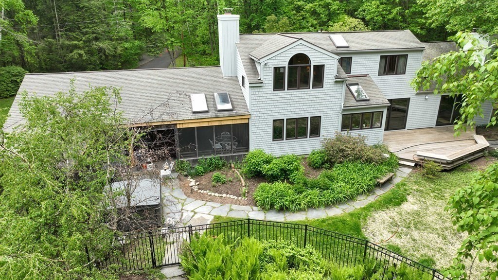 538 Market Hill Road Amherst, MA 01002 - Photo 1 of 42 Gallery Image 1