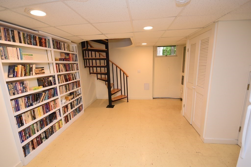 538 Market Hill Road Amherst, MA 01002 - Photo 31 of 42 Gallery Image 31