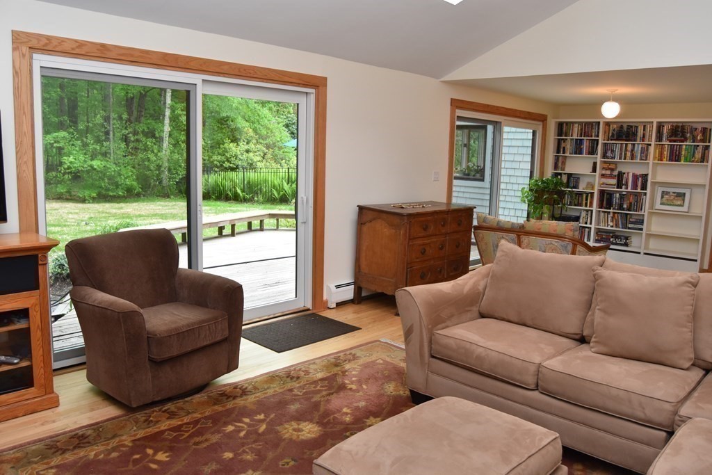 538 Market Hill Road Amherst, MA 01002 - Photo 6 of 42 Gallery Image 6