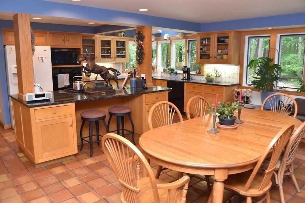 538 Market Hill Road Amherst, MA 01002 - Photo 10 of 42 Gallery Image 10