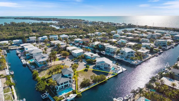 $2,250,000 | 129 Porto Vista Court, Islamorada, FL 33036