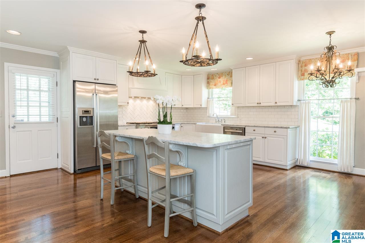 3537 Spring Valley Court Birmingham, AL 35223 - Photo 8 of 38