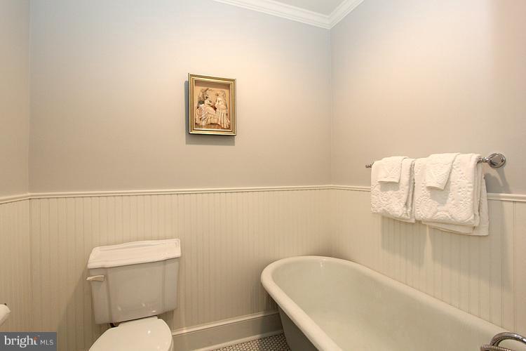 11530 Glen Road Potomac, MD 20854 - Photo 12 of 30 Bath