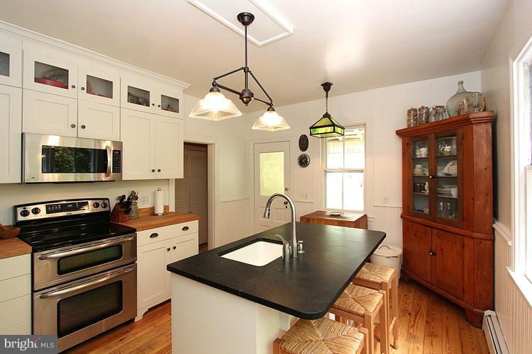 11530 Glen Road Potomac, MD 20854 - Photo 20 of 30 Kitchen