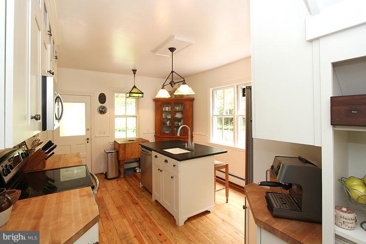 11530 Glen Road Potomac, MD 20854 - Photo 28 of 30 Kitchen