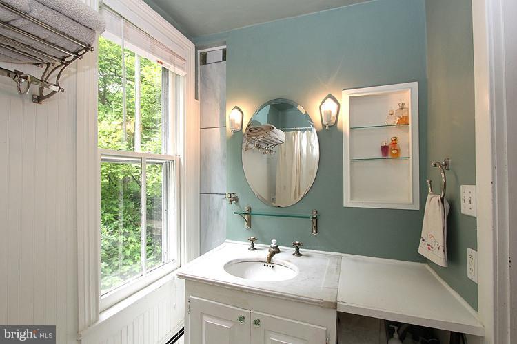 11530 Glen Road Potomac, MD 20854 - Photo 5 of 30 Bath