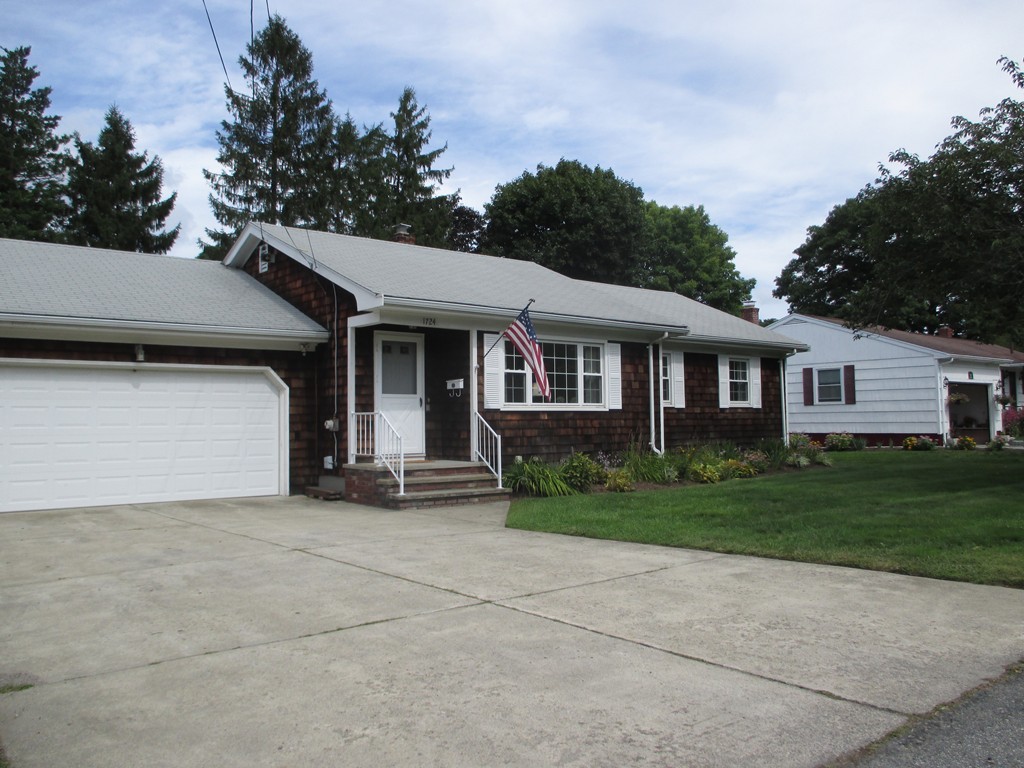 1724 Locust Street Fall River, MA 02723 - Photo 1 of 17 Gallery Image 1