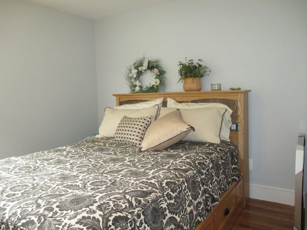 1724 Locust Street Fall River, MA 02723 - Photo 11 of 17 Gallery Image 11
