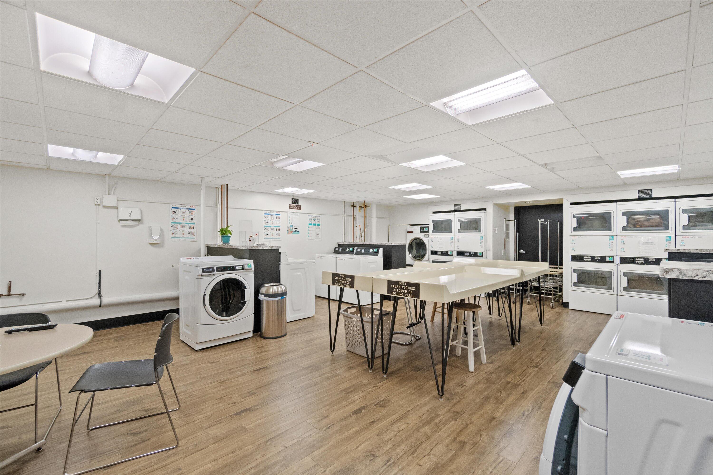 2525 South Shore Drive, Unit 18B Milwaukee, WI 53207 - Photo 11 of 25 Laundry Room