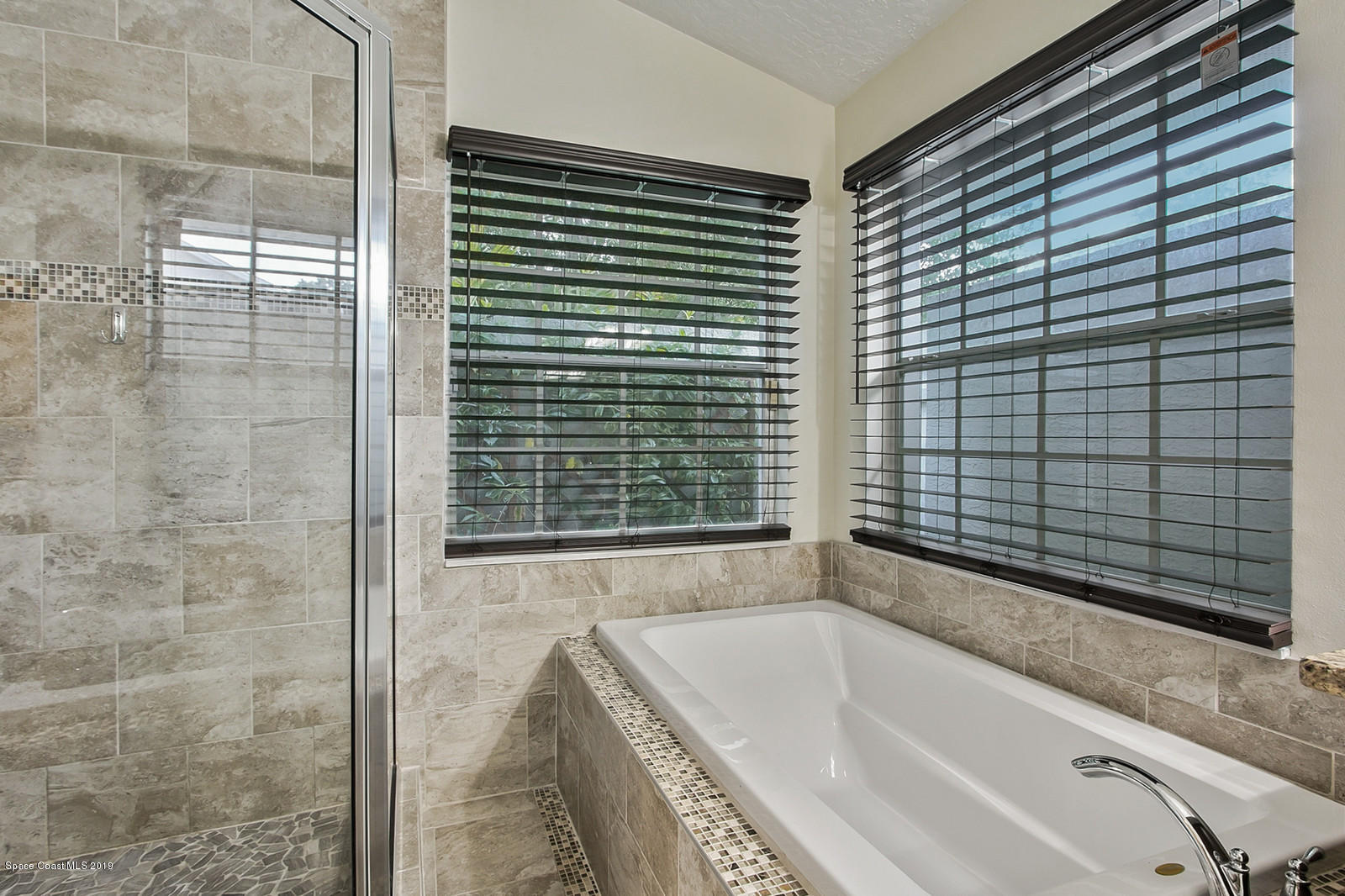 3435 Holly Springs Road Melbourne, FL 32934 - Photo 16 of 40 Relax in the Tub