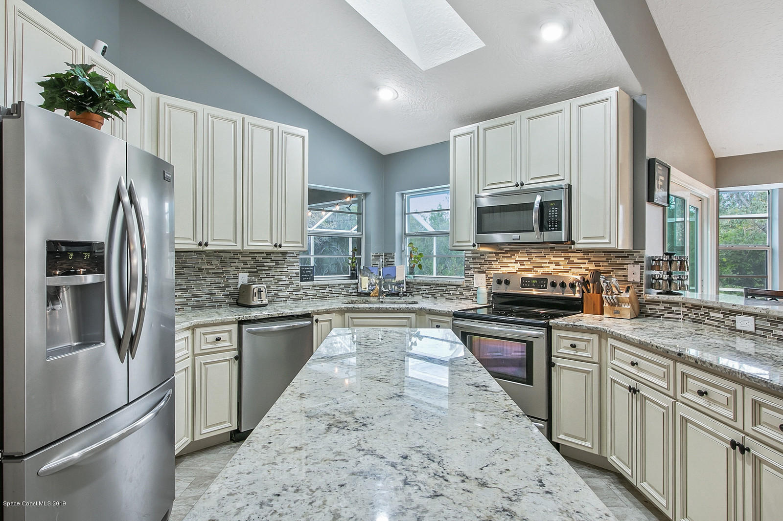 3435 Holly Springs Road Melbourne, FL 32934 - Photo 7 of 40 Nicely Updated