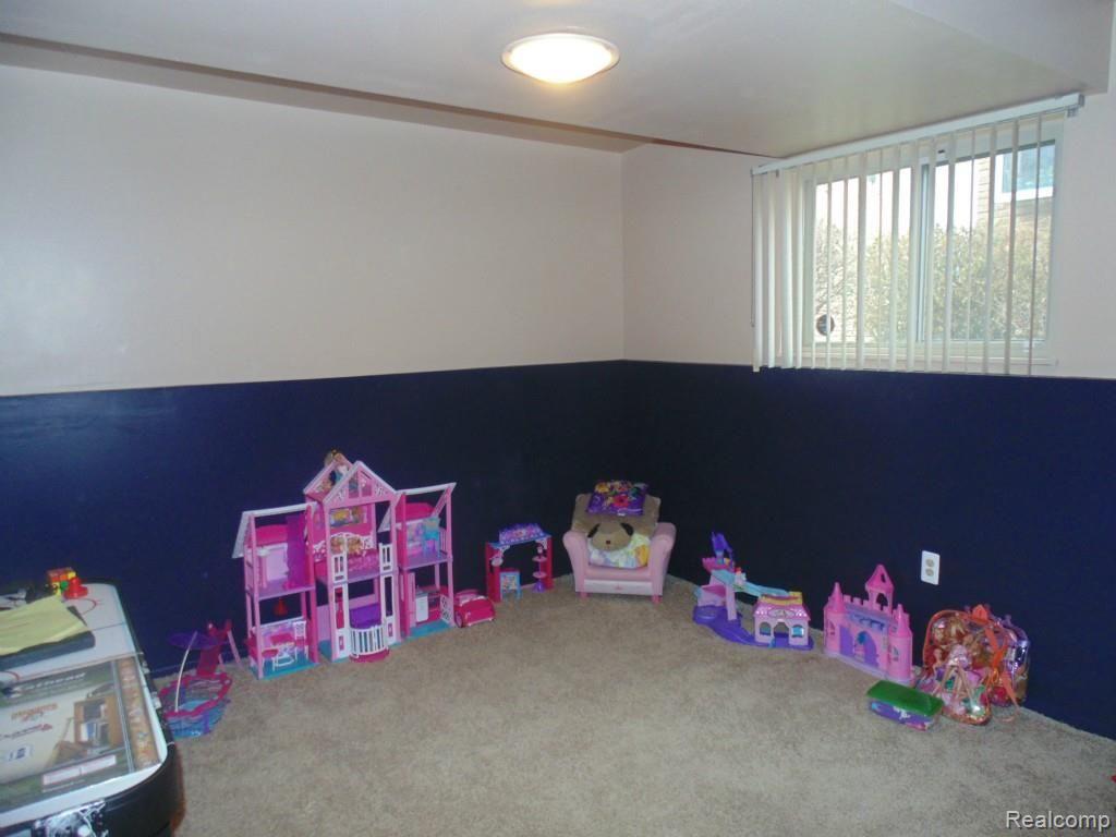 47726 Chrys Road Macomb, MI 48044 - Photo 20 of 23 DSC04310.jpg