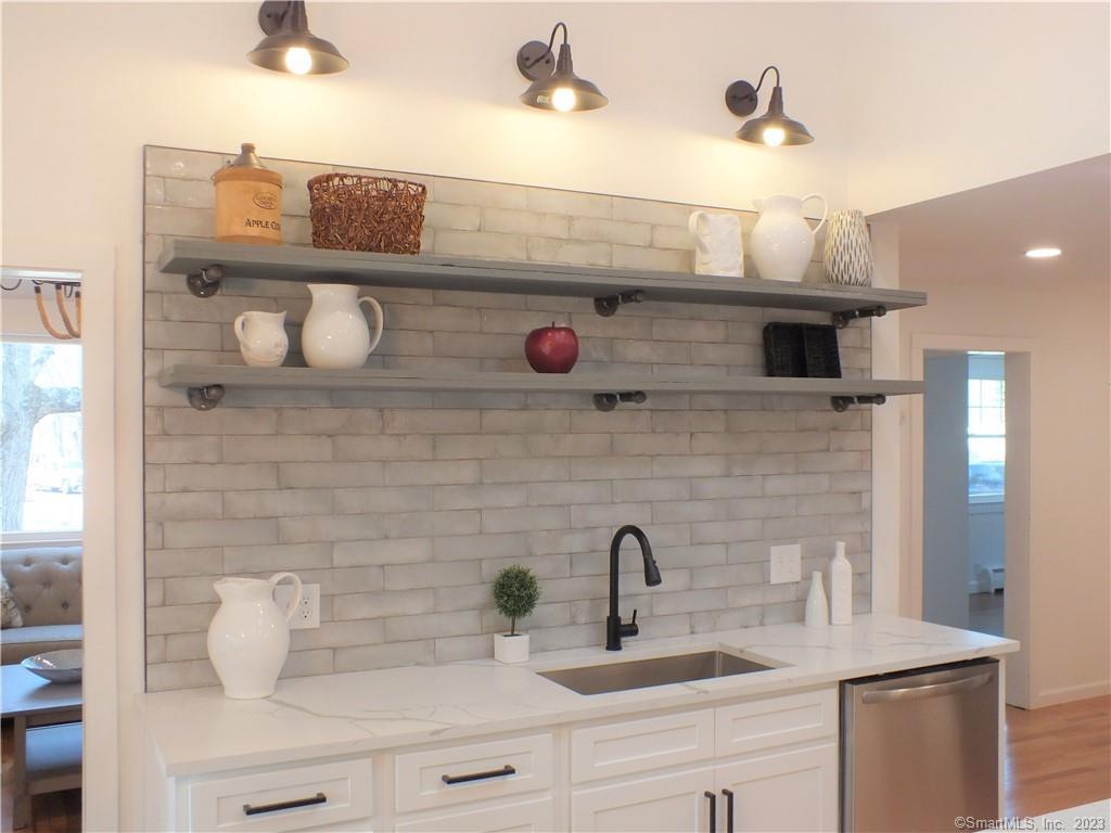 1025 Willard Road Orange, CT 06477 - Photo 4 of 40