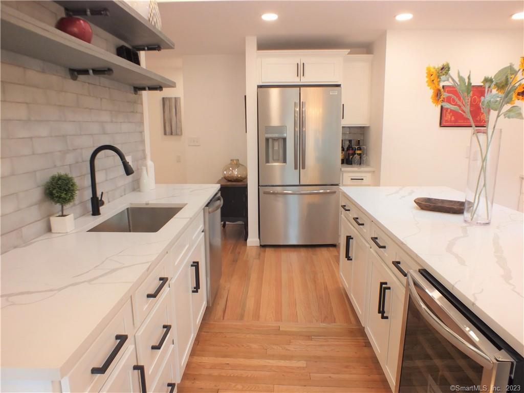 1025 Willard Road Orange, CT 06477 - Photo 10 of 40