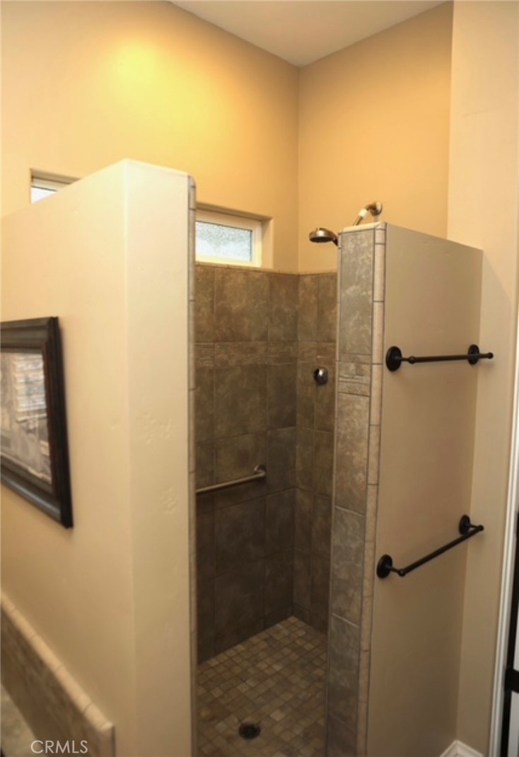 3200 San Fernando Road Atascadero, CA 93422 - Photo 28 of 45 a bathroom with a shower