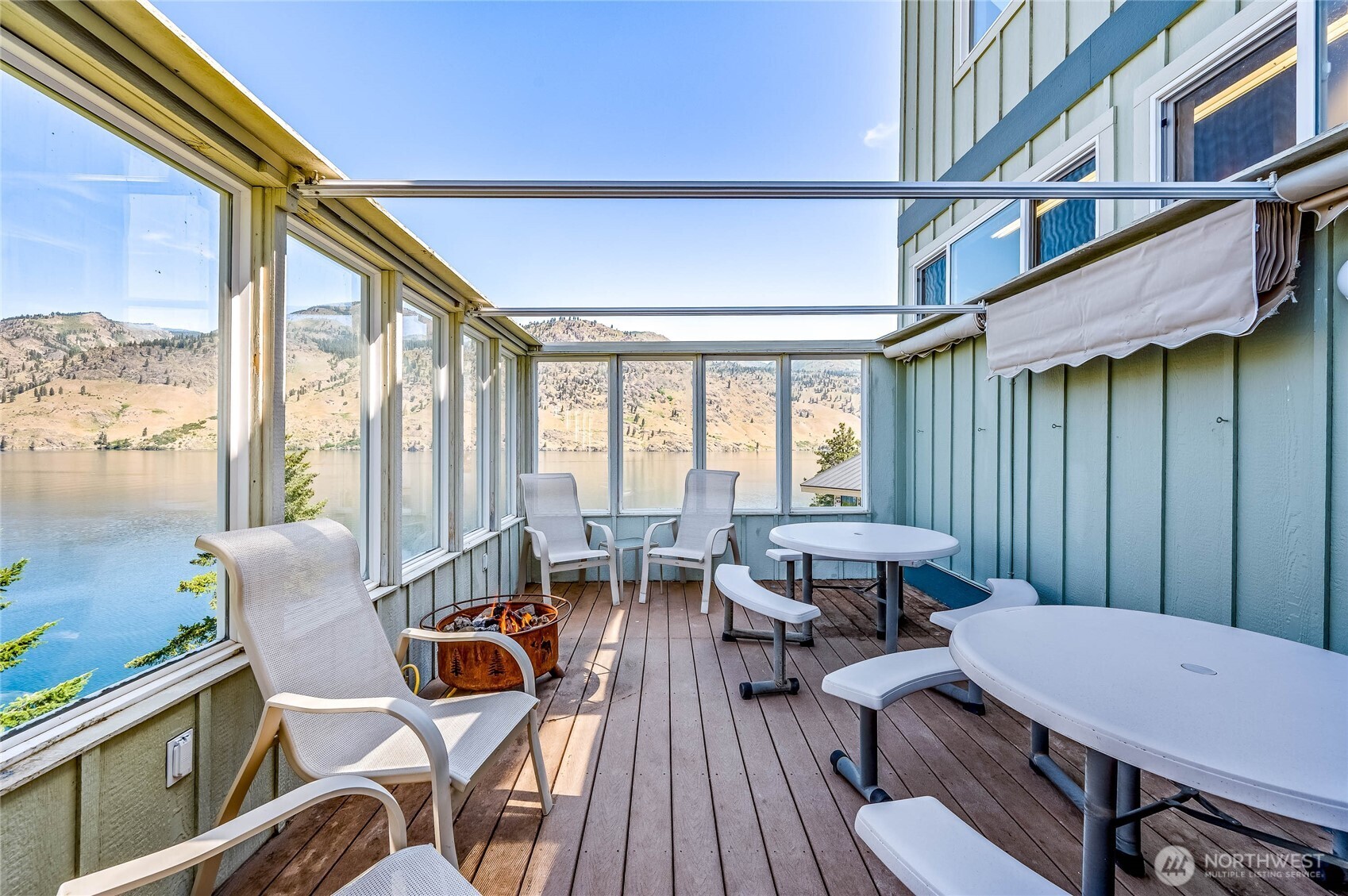 20000 South Lakeshore Road Chelan, WA 98816 - Photo 20 of 37 a outdoor space with furniture