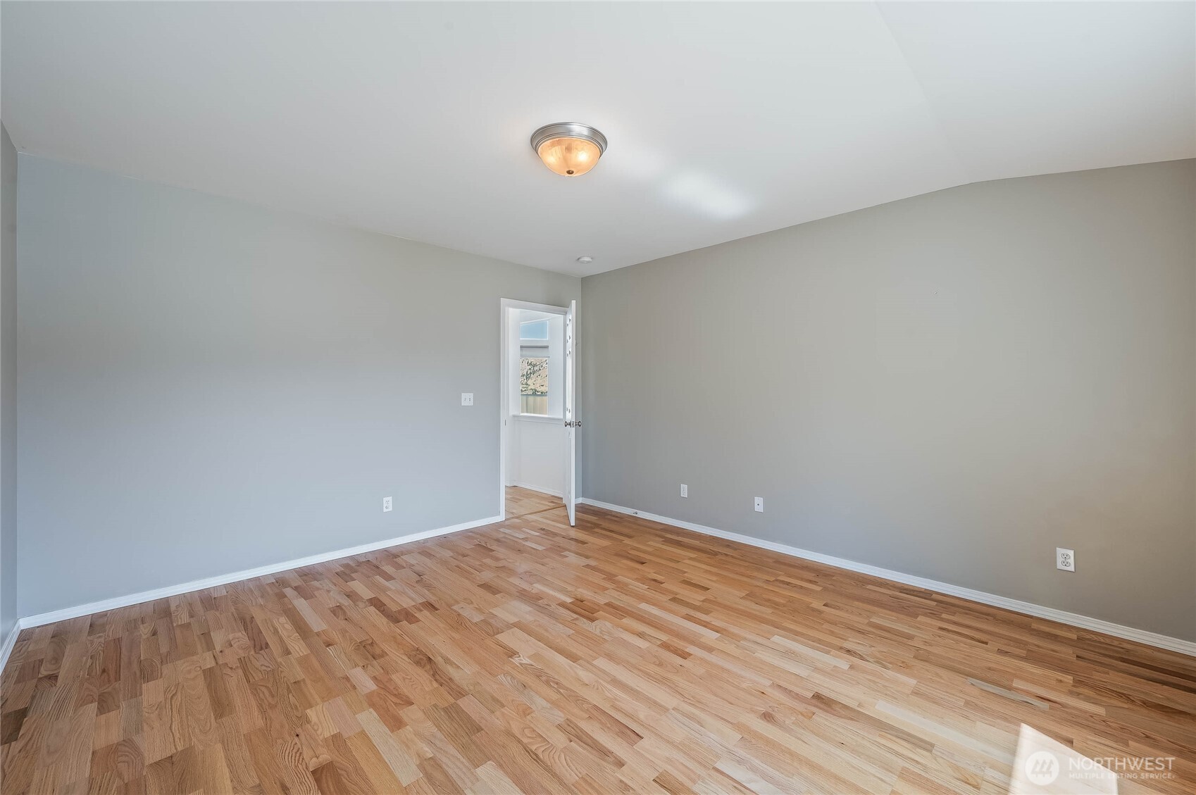 20000 South Lakeshore Road Chelan, WA 98816 - Photo 33 of 37 a view of an empty room