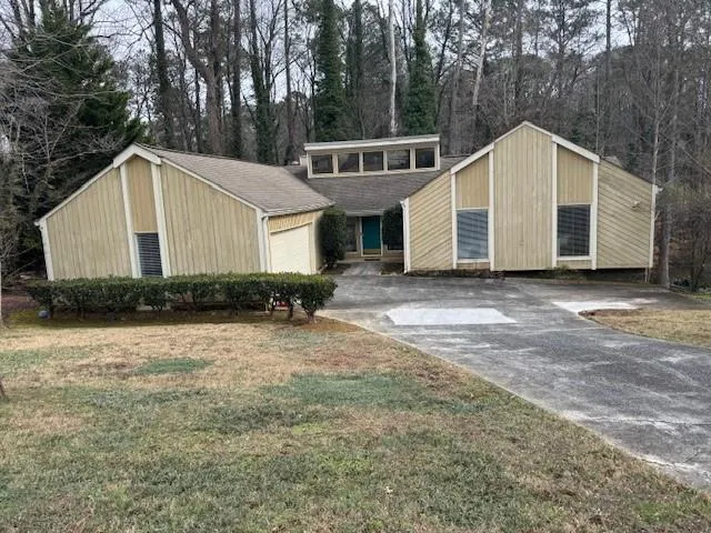 $3,550 | 192 Kings Row Northeast, Marietta, GA 30067