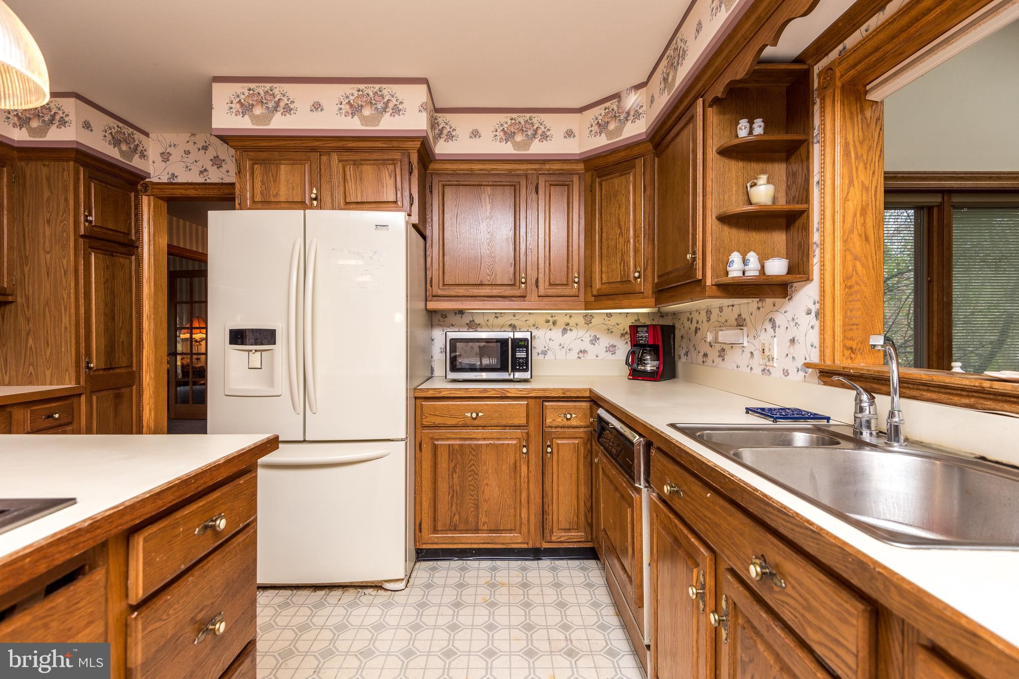 5 Church Street Beverly, NJ 08010 - Photo 16 of 33 Large eat-in kitchen
