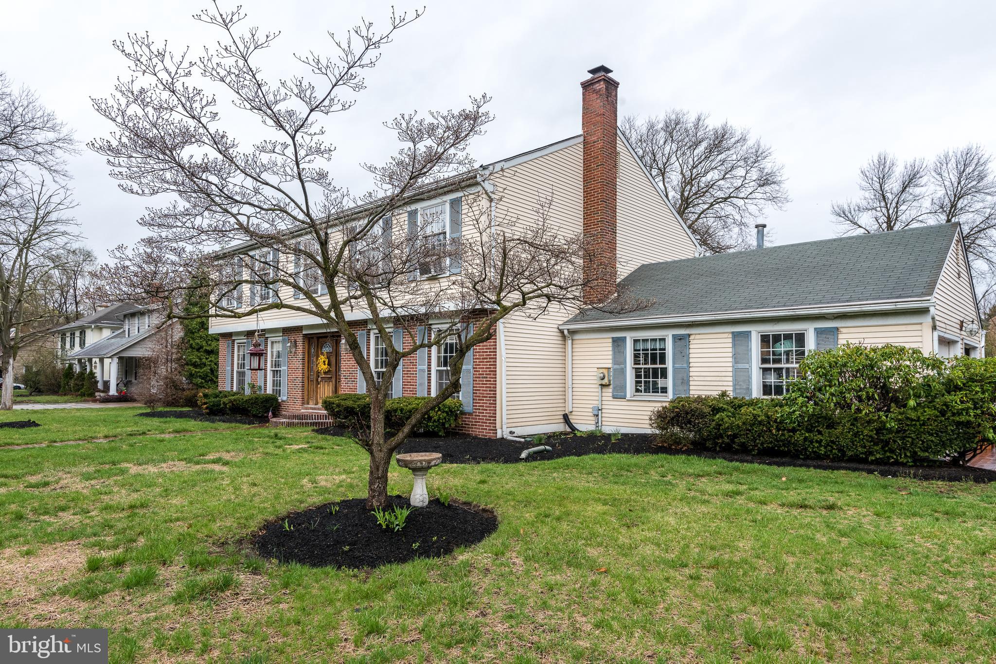 5 Church Street Beverly, NJ 08010 - Photo 3 of 33 Two car garage with paver driveway