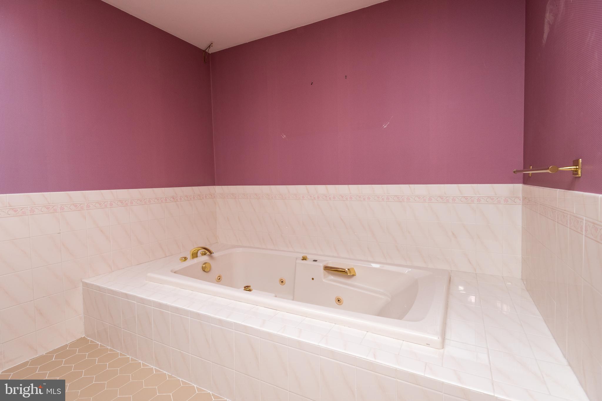 5 Church Street Beverly, NJ 08010 - Photo 25 of 33 Main bath