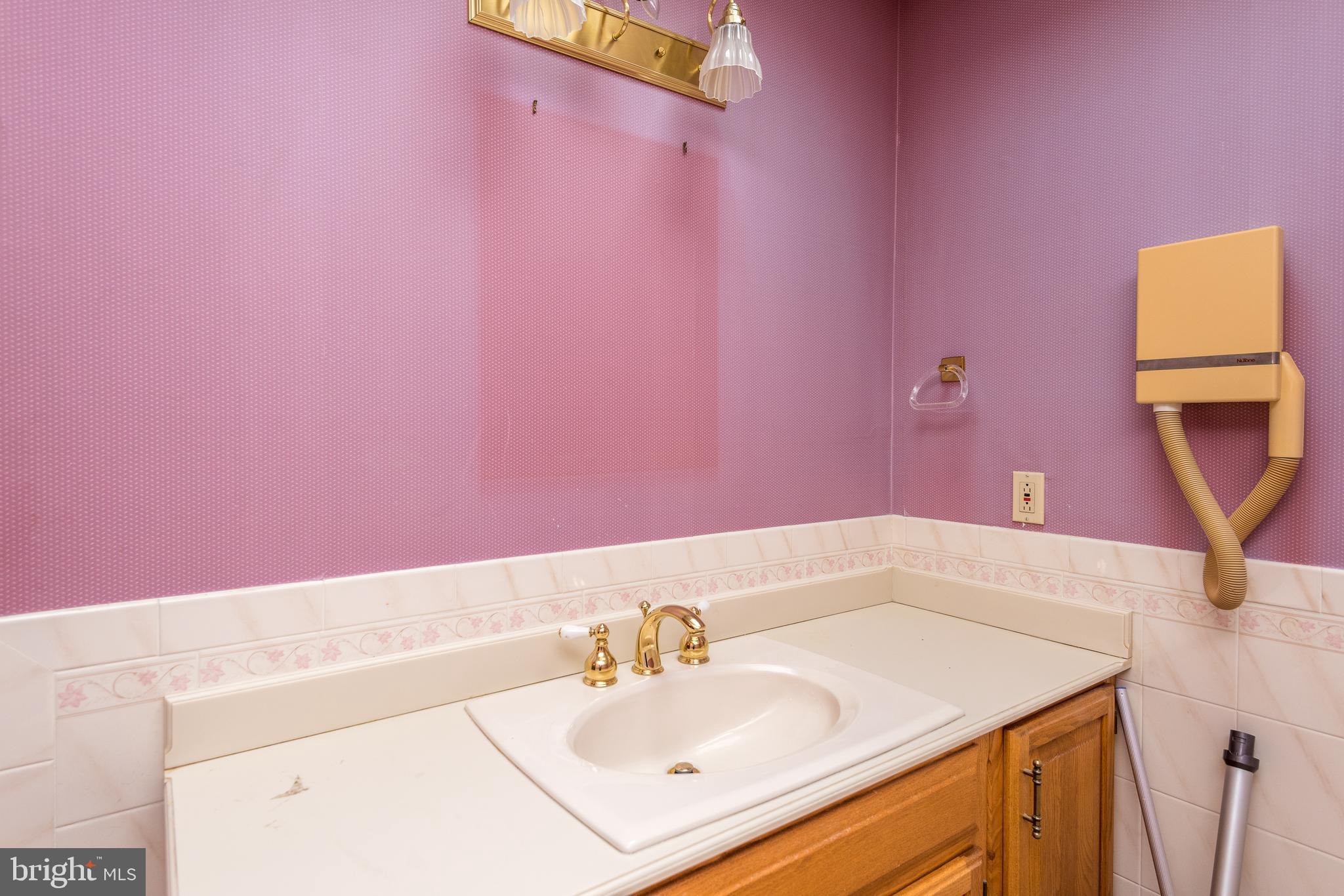 5 Church Street Beverly, NJ 08010 - Photo 26 of 33 Main bath