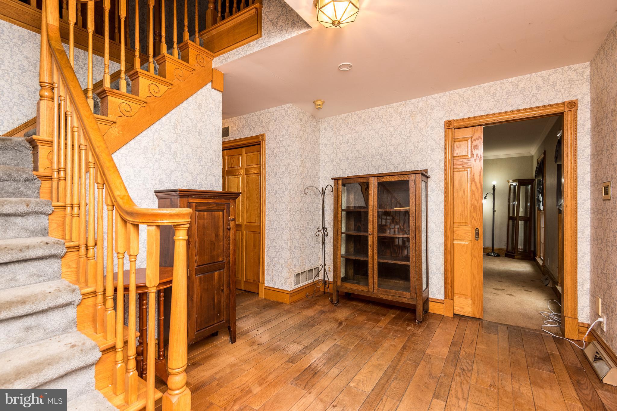 5 Church Street Beverly, NJ 08010 - Photo 5 of 33 Large foyer