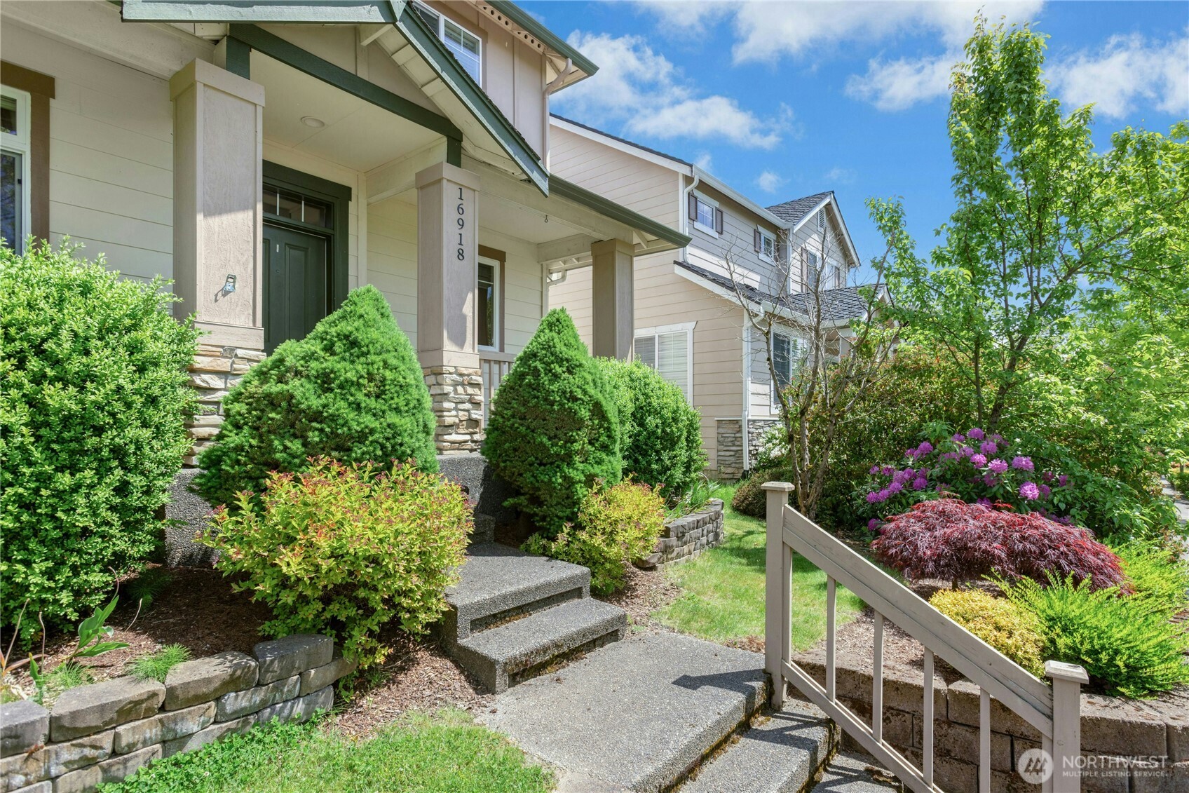 16918 Woodside Drive Southeast Renton, WA 98058 - Photo 5 of 32