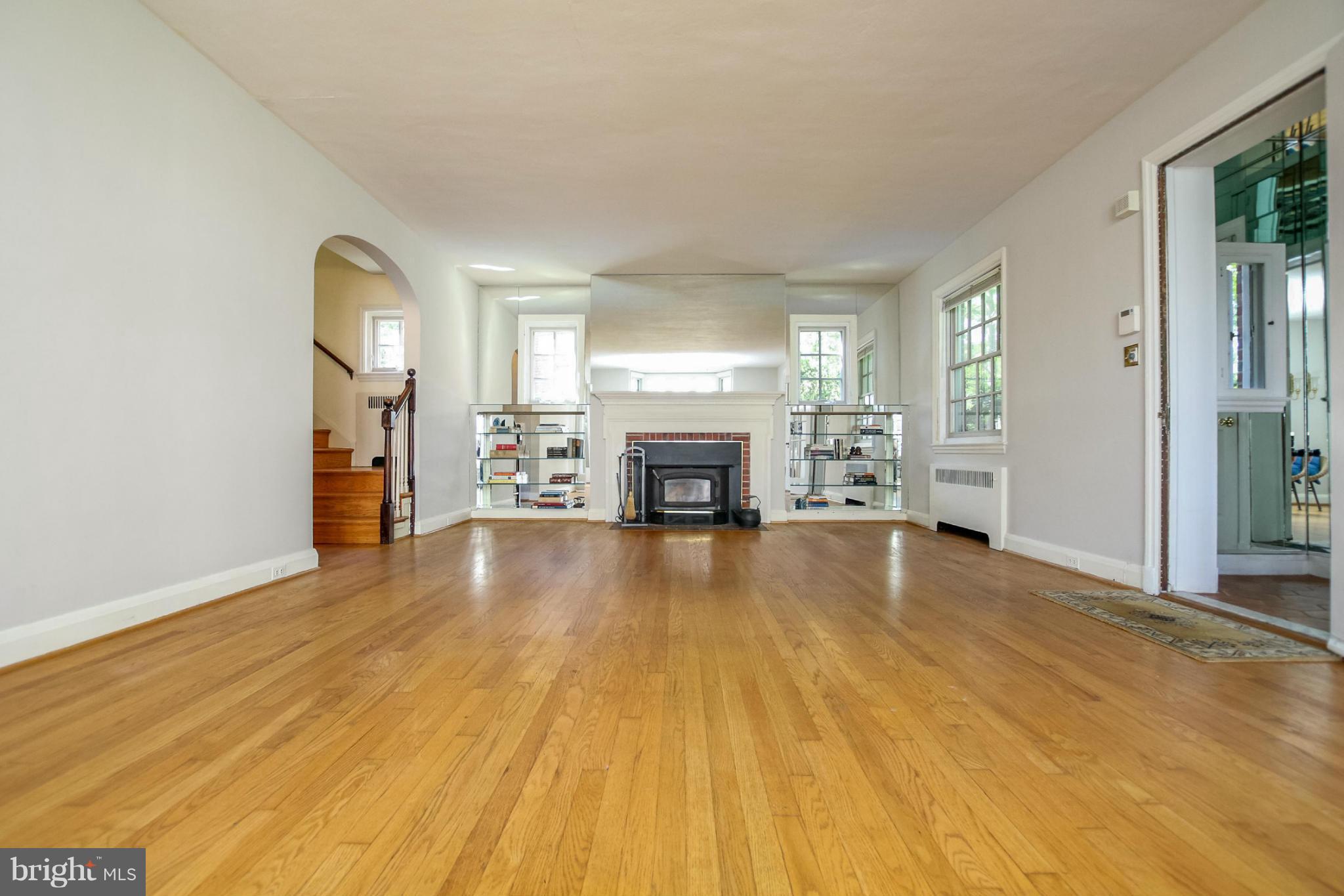 4124 Westview Road Baltimore, MD 21218 - Photo 3 of 30 Living Room
