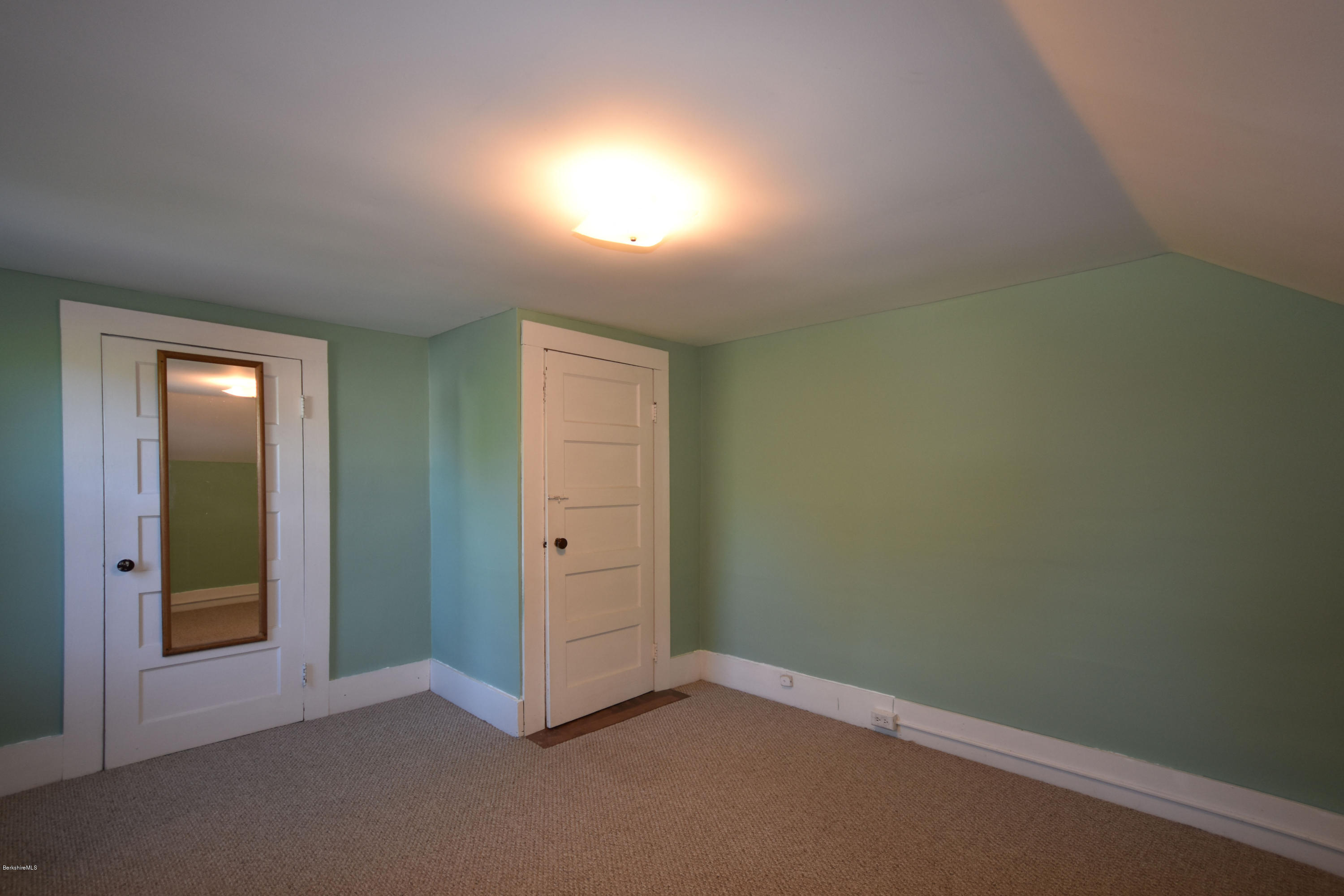 46 Berkley Street Pittsfield, MA 01201 - Photo 27 of 42