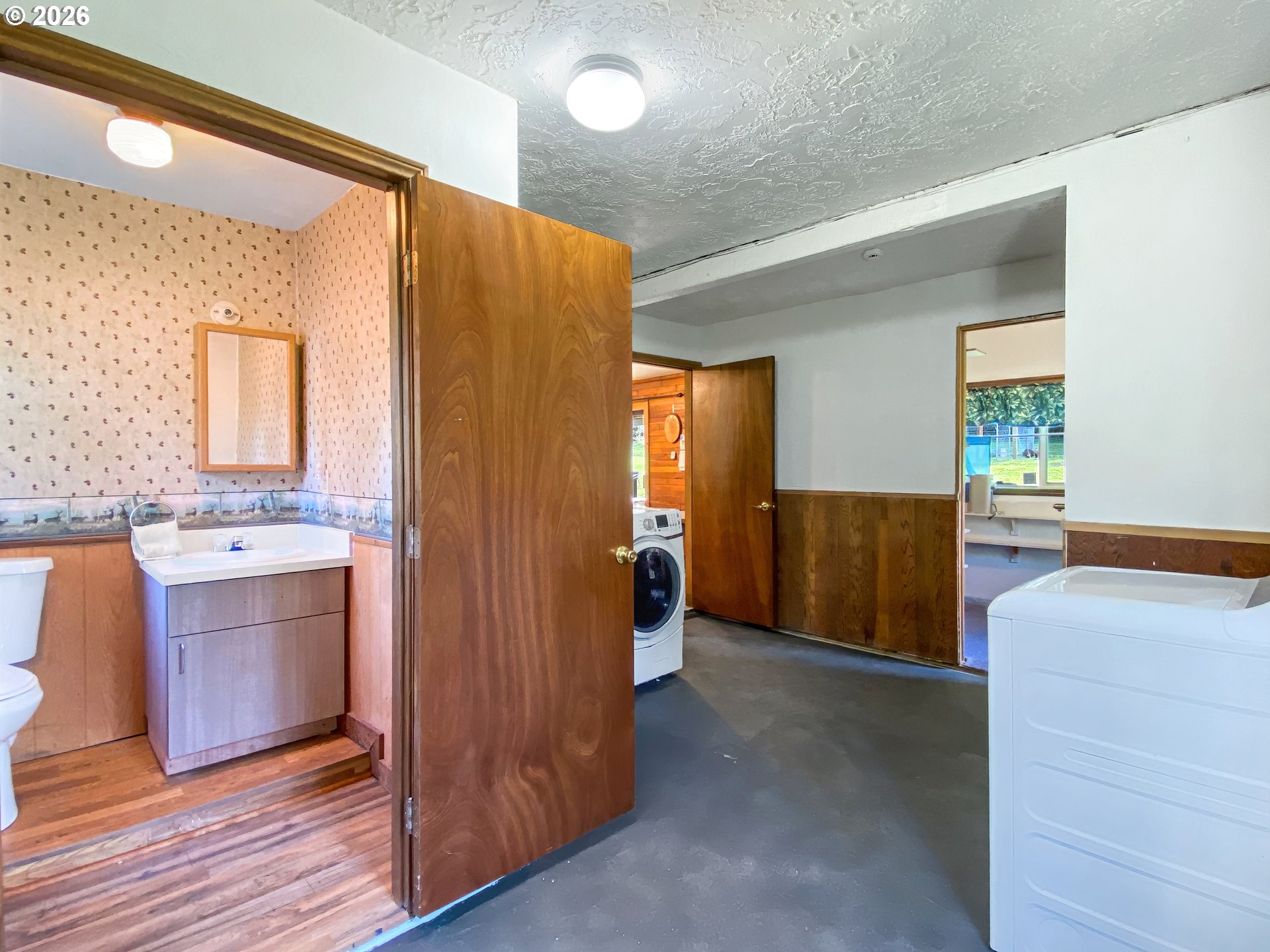 33318 Southeast Funny Farm Road Estacada, OR 97023 - Photo 27 of 38 Laundry