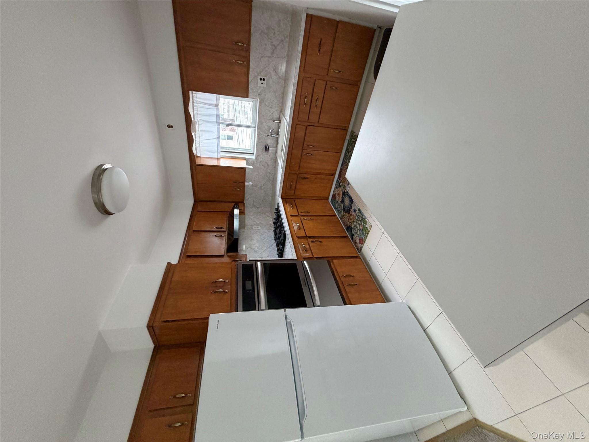 194 Quebec Road Island Park, NY 11558 - Photo 4 of 11