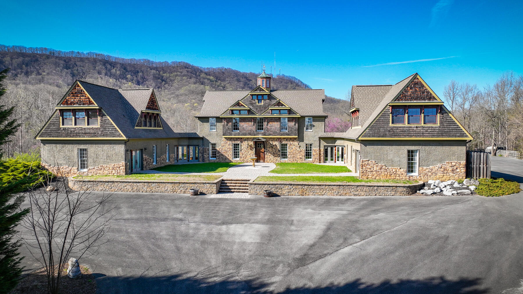 1128 Saratoga Road Kingsport, TN 37660 - Photo 11 of 124 main1