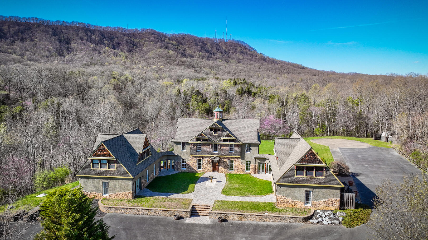 1128 Saratoga Road Kingsport, TN 37660 - Photo 2 of 124 main3