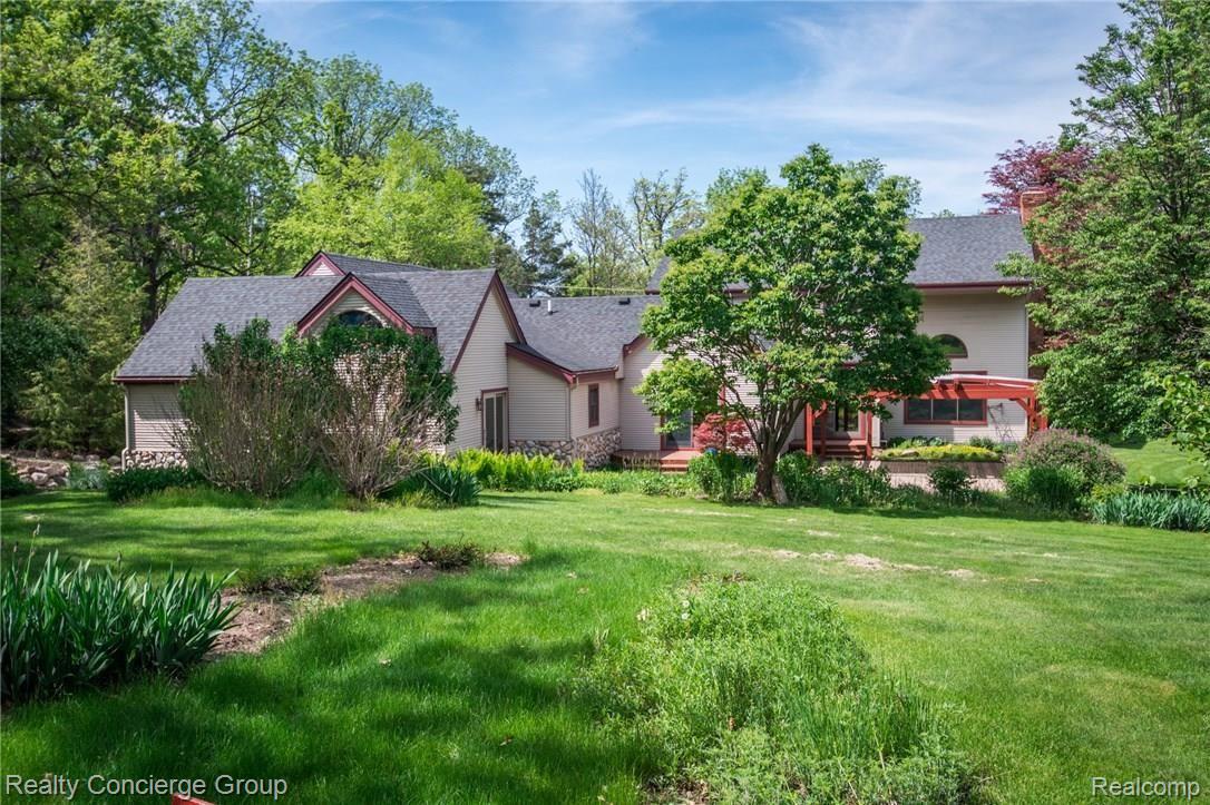 6022 Challis Road Brighton, MI 48116 - Photo 33 of 41 What a view from the backyard!