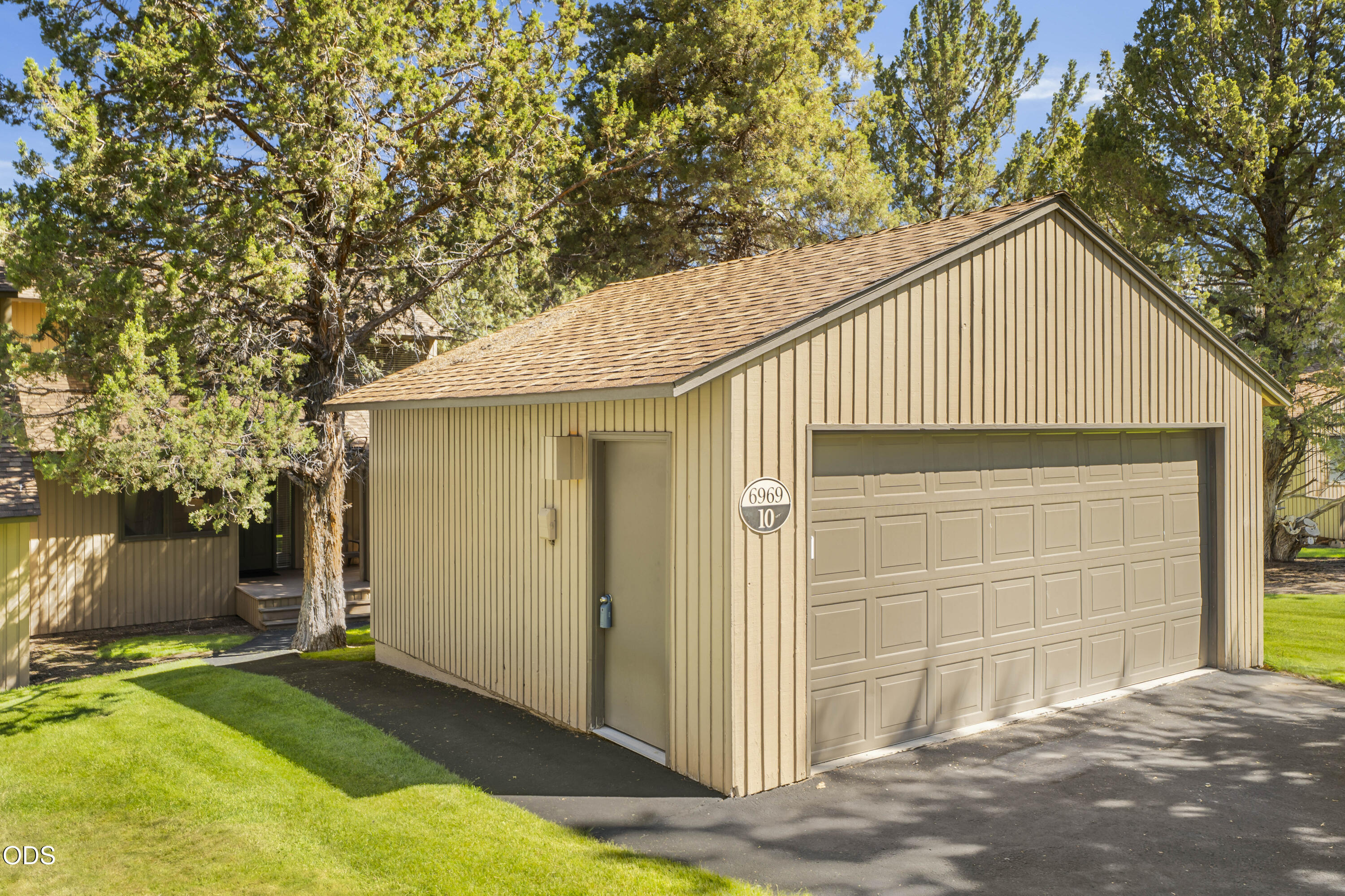 6969 Robin Court Redmond, OR 97756 - Photo 10 of 47