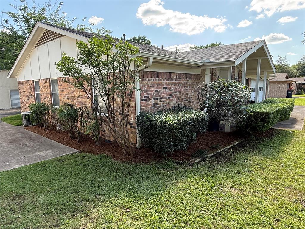 2030 Sycamore Street Paris, TX 75460 - Photo 2 of 6
