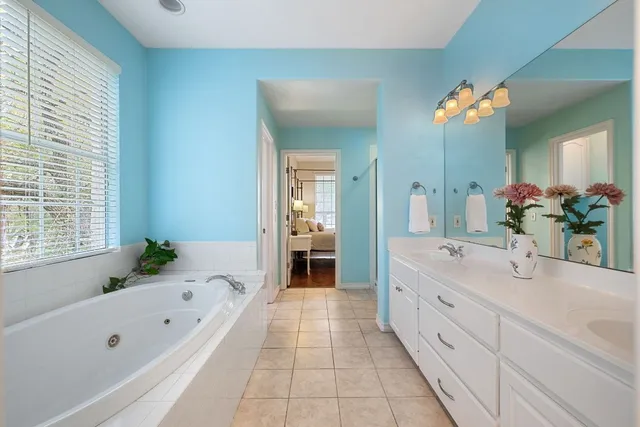 $696,000 | 19045 Venture Drive, Point Venture, TX 78645