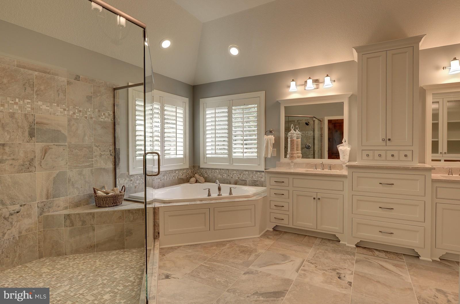 6410 Newman Road Fairfax, VA 22030 - Photo 29 of 35 Bath (Master)
