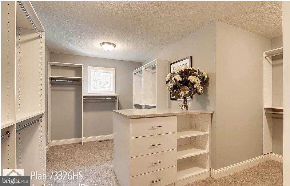 6410 Newman Road Fairfax, VA 22030 - Photo 30 of 35 Master Her Closet)