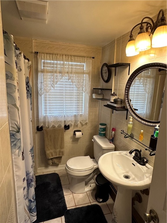 38 Amsterdam Avenue Warwick, RI 02889 - Photo 6 of 14