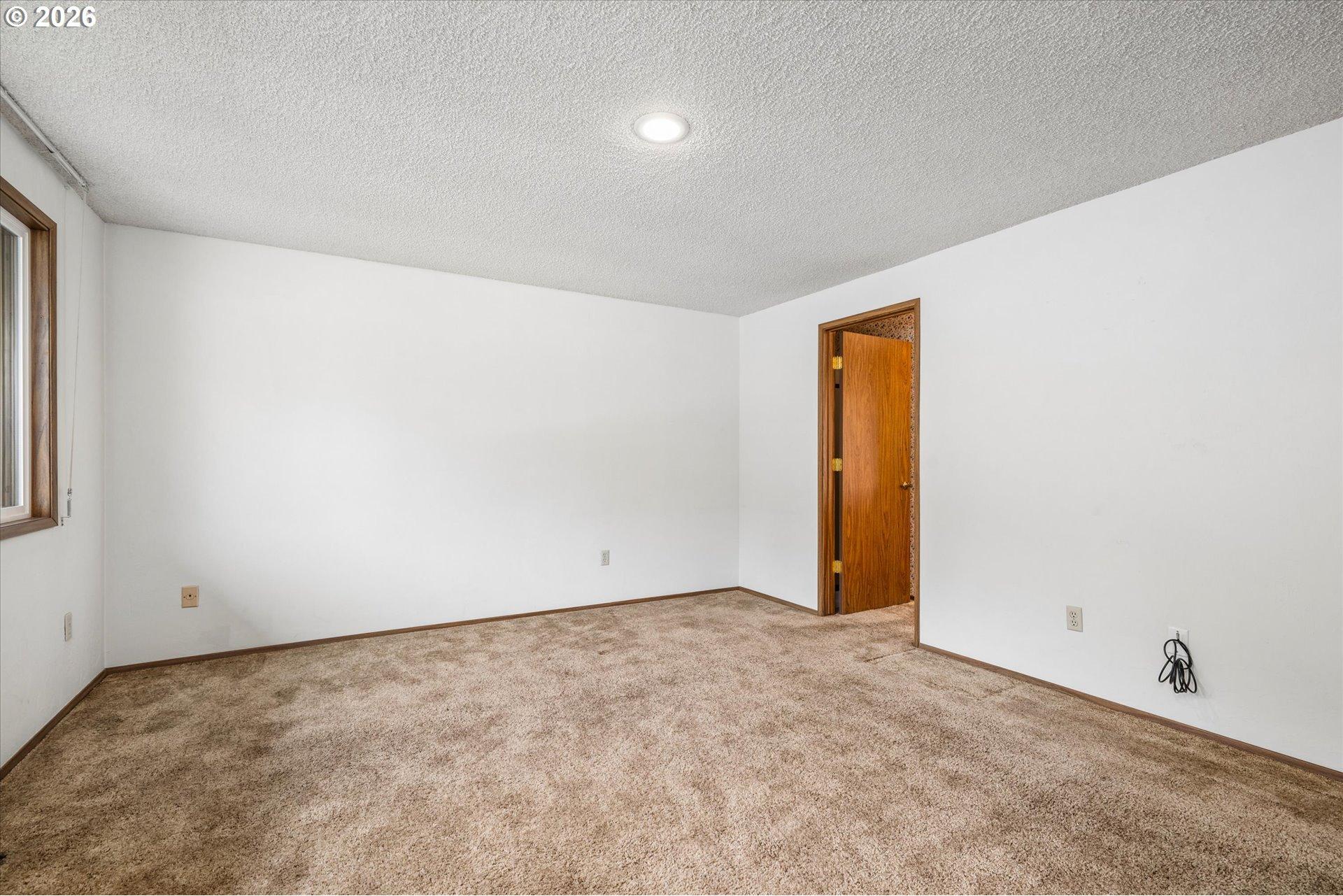 2295 Ridgeway Drive Eugene, OR 97401 - Photo 27 of 36 Bedroom